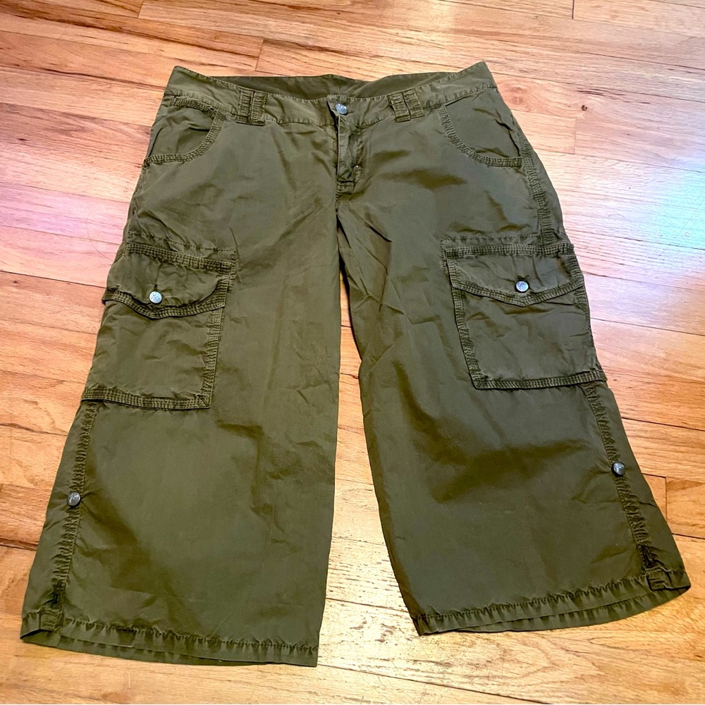 NEW women’s Joie cargo Capri flare pants kacki size 10 NWT army green